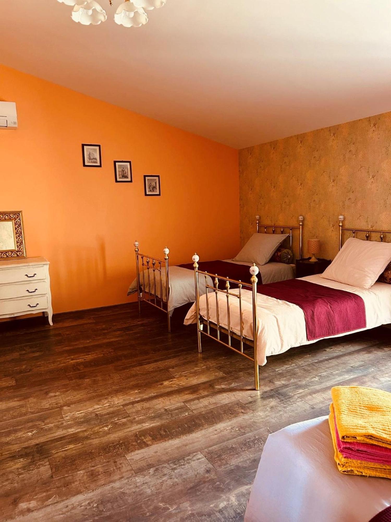 Bed and Breakfast La Babayaga Capestang Exterior foto